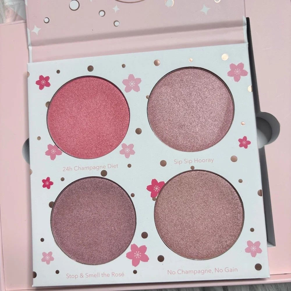 💝NIB Beauty Bakerie Cotton Candy Champagne blush palette💝